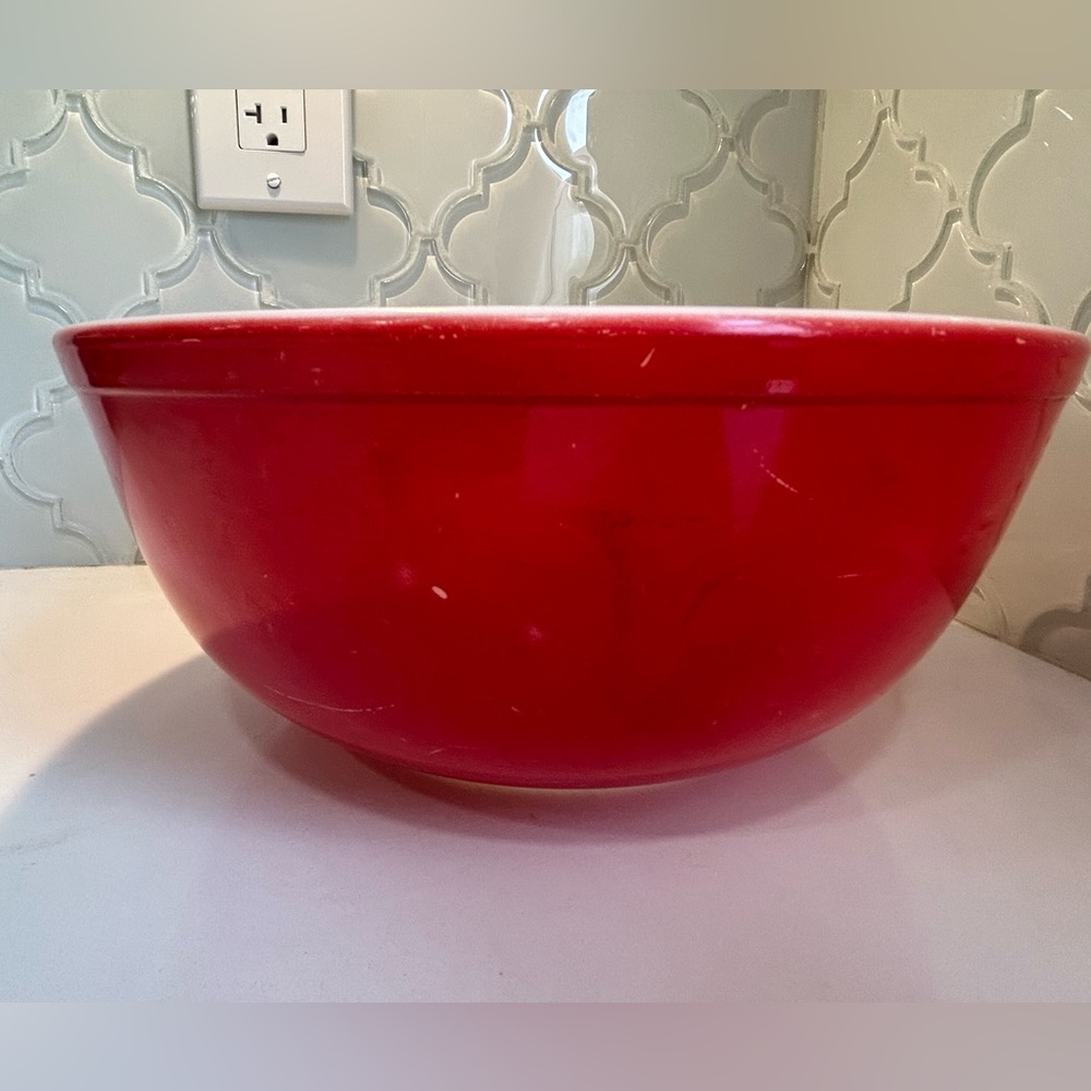 Vintage MCM Pyrex Red 404 4 Qt. Nesting Mixing Bowl Early 1960’s Large Milkglass